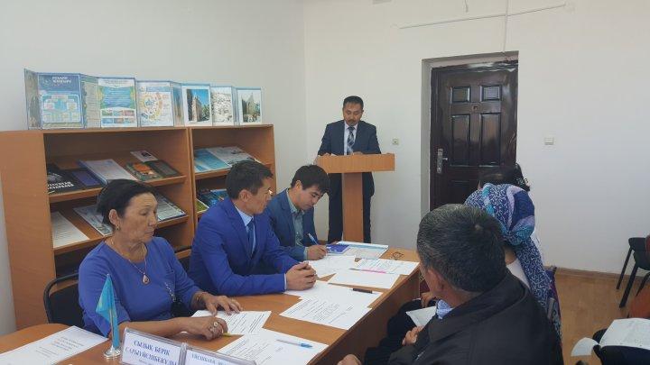 Шоқан Уәлиханов атындағы Бөлтірік шешен ауылының орта  мектеп  директоры  Cыдық Берік Сарыүйсінбекұлының қамқоршылық кеңесі  алдында  ЕСЕБІ